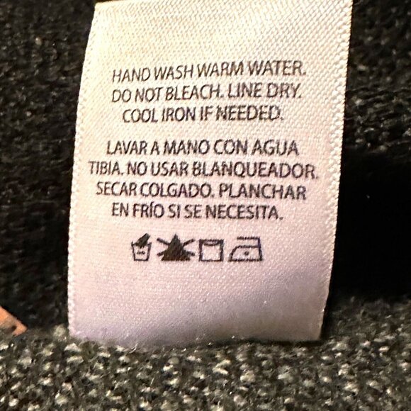 Elegant Black and Gray Wrap - Picture 7 of 15